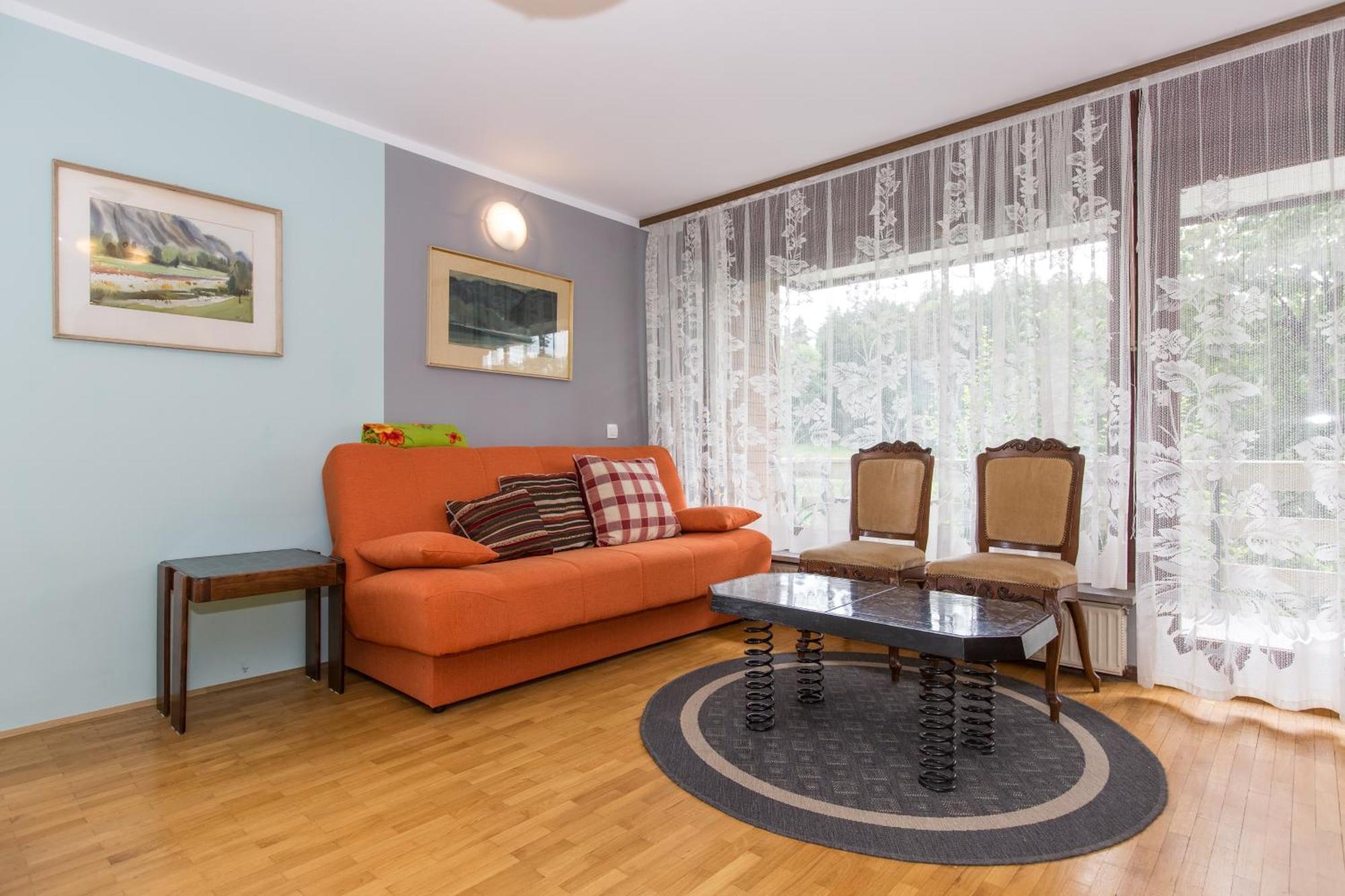 Ina Apartment