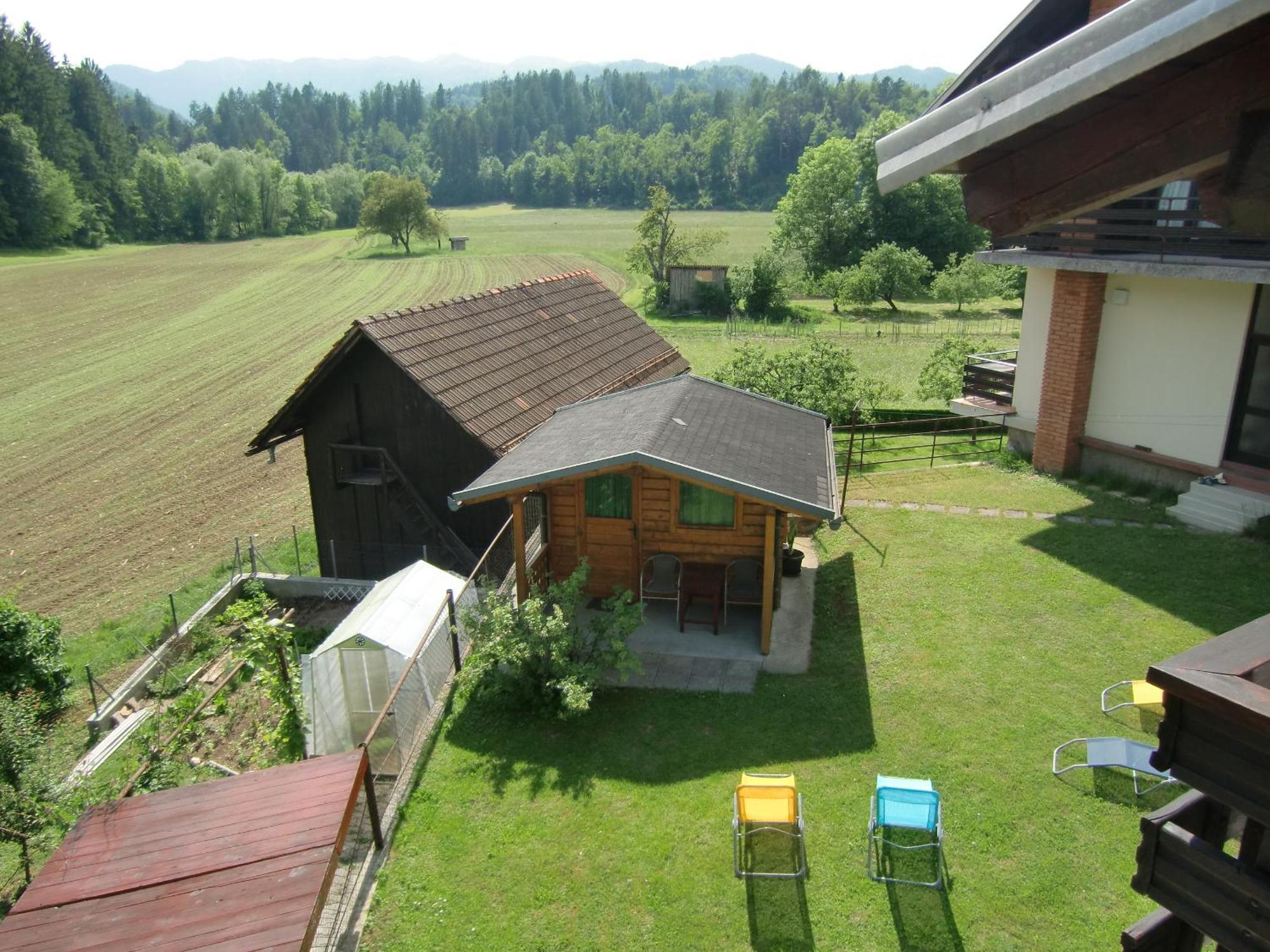 Ina Apartment