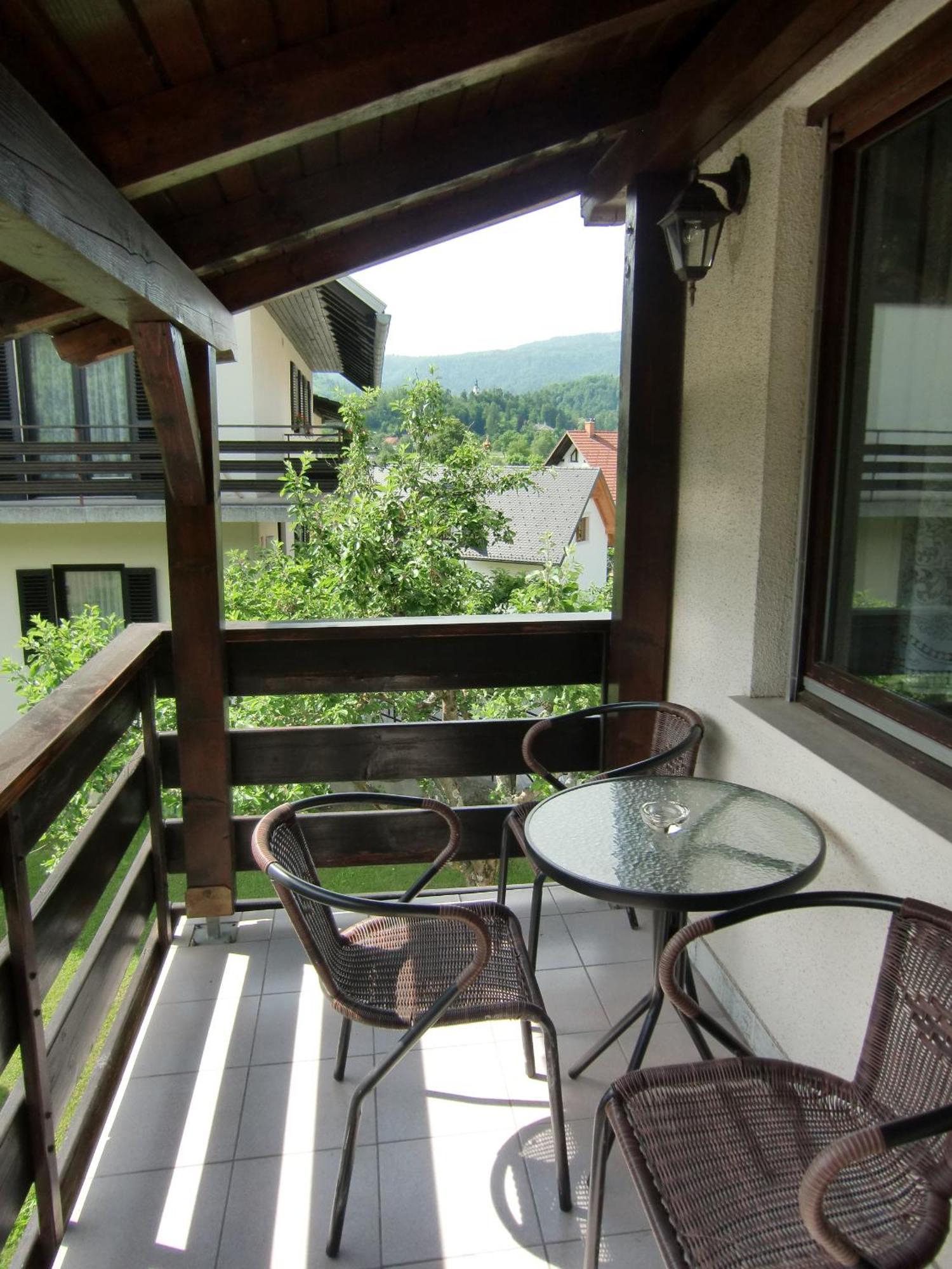 Ina Apartment *