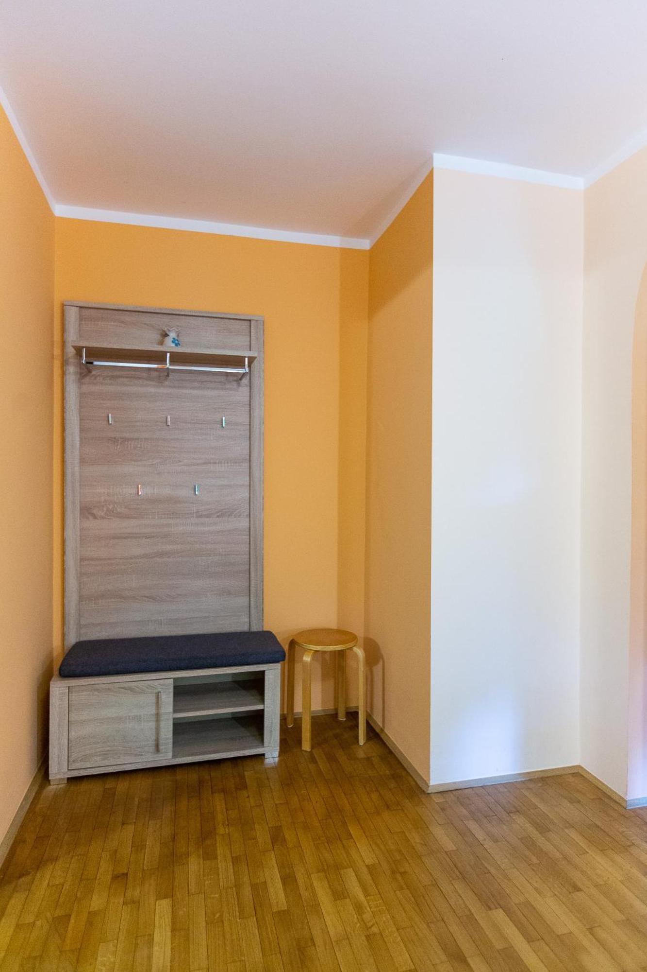 Ina Apartment